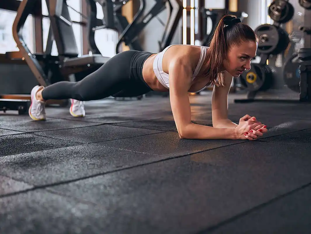 spor salonunda karin antrenmani nasil olmali